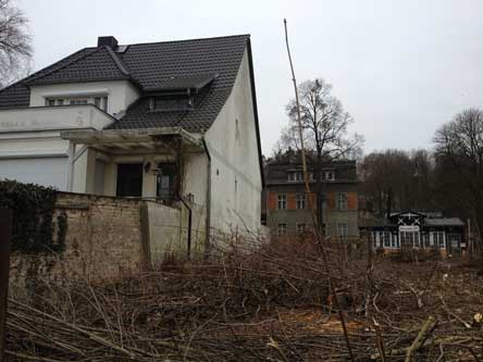 Foto vom Gelände in Richtung Eisenbahnstraße Foto vom zukünftigen Baugrundstück in Richtung Friedrichshöfe ist zu sehen