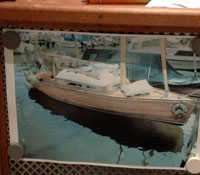 heute: Blick auf ein Foto mit Holzboot Foto von einem Boot ist zu sehen.