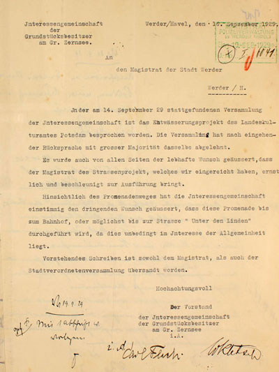 1929 Akte Foto von einer Seite von 1929 vom Magistrat der Stadt Werder ist zu sehen.