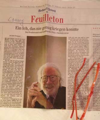 Artikel aus der Berliner Zeitung ber den Suizid von Friz J. Raddatz - Foto Foto von Ausschnitt eines Artikels ist zu sehen - heute