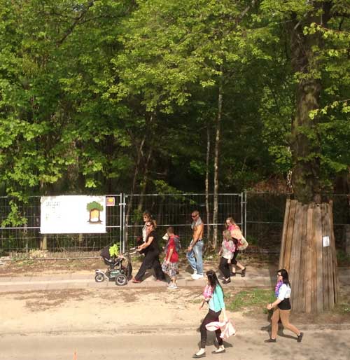 heute um 15.55 Uhr in der Eisenbahnstraße gesehen Foto von Besuchern auf der Eisenbahnstraße.