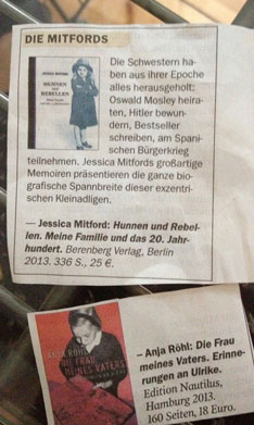 Foto von zwei kleinen Anzeigen über Bücher in der Tageszeitung ist zu sehen.