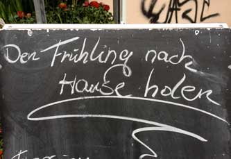 Aufsteller in Werder heute Foto von einer Schieferplatte mit Beschriftung