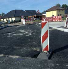 Eisenbahnstraße Ecke Adolf-Damaschke-Str. heute Foto von der Eisenbahnstraße und Einfahrt zur A.-Damaschke-Str. ist zu sehen