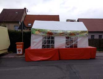 ein Stand in der E.Str. Foto: DBude heute