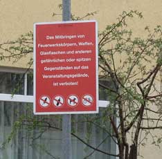 Hinweisschild auf dem Foto von einem Hinweisschild in Werder
