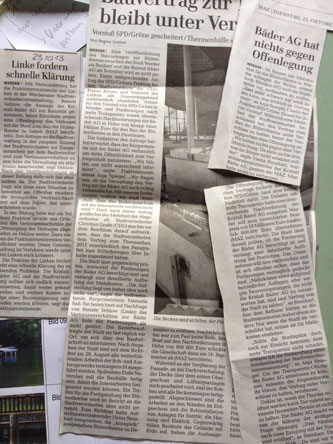 Blick auf Zeitungsartikel heute Foto von Zeitungsartikeln - Foto.