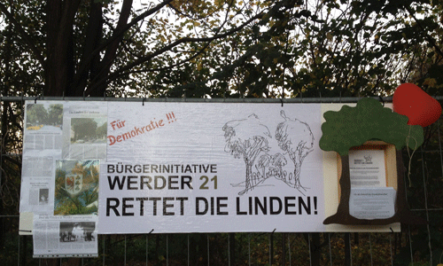 Infotafel der BI an der Straße Wandzeitung