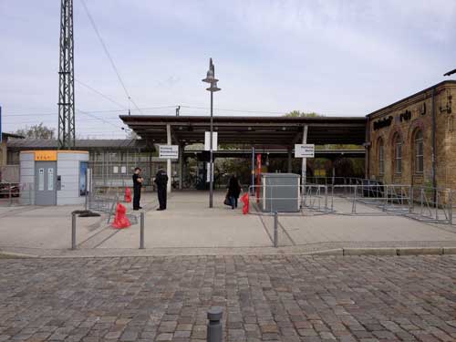 heute Mittag am Bahnhof Foto vom Bahnhofsvorplatz heute Mittag